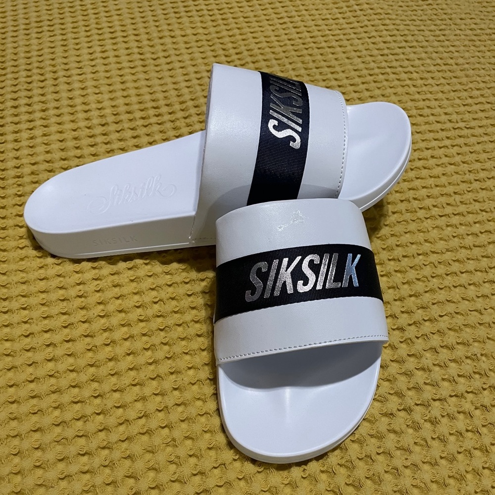 SikSilk Roma Tape Slides